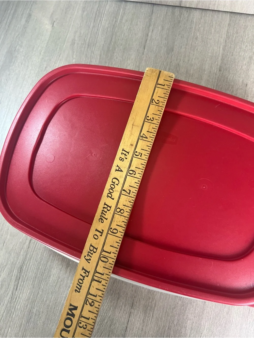 Rubbermaid Easy Find Lid Container 1.5 Gallon 24 Cup Red Freezer Safe 7J73